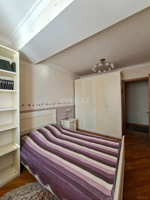 Kirayə verilir 4 otaqlı mənzil 140 m²