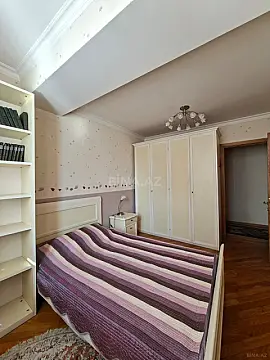 Kirayə verilir 4 otaqlı mənzil 140 m²