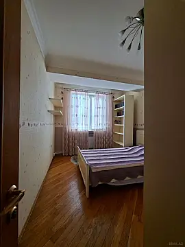 Kirayə verilir 4 otaqlı mənzil 140 m²