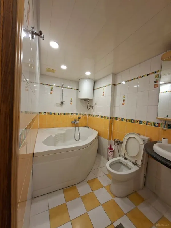 Kirayə verilir 4 otaqlı mənzil 140 m²