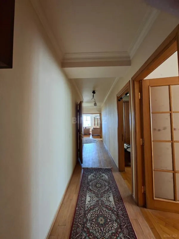 Kirayə verilir 4 otaqlı mənzil 140 m²
