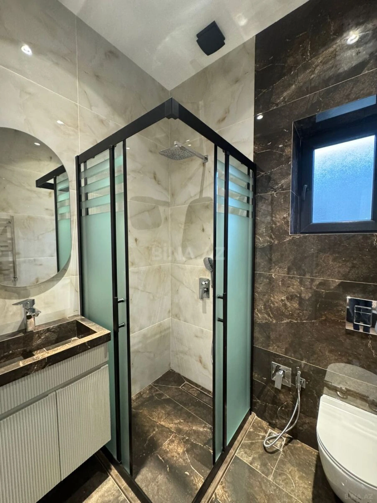 Satılır 4 otaqlı həyət evi 180 m²