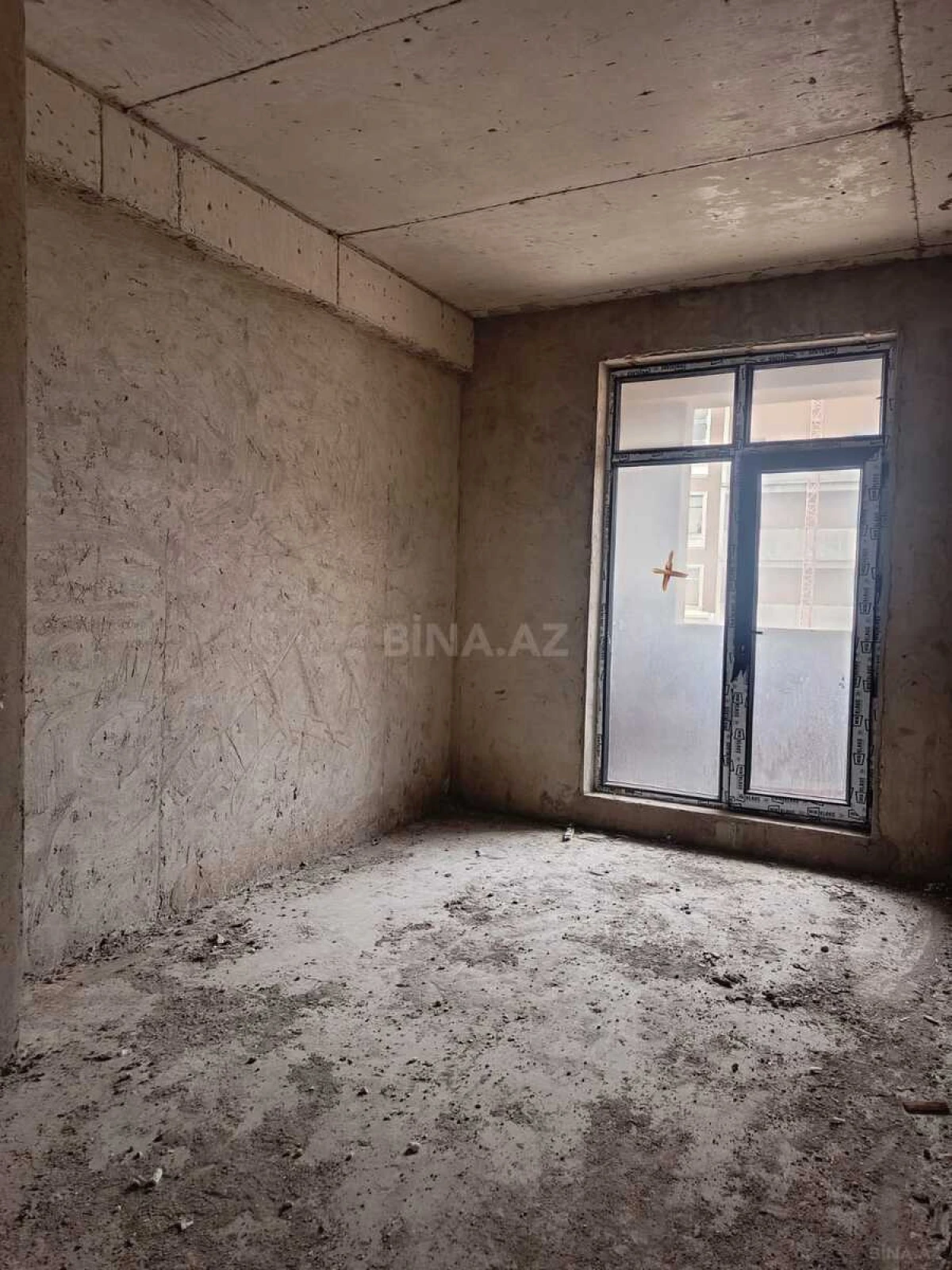 Satılır 2 otaqlı mənzil 98 m²