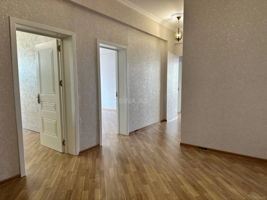 Satılır 3 otaqlı mənzil 125 m²