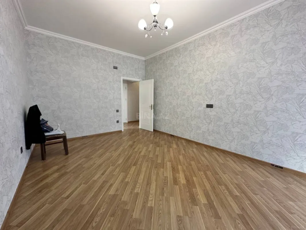 Satılır 3 otaqlı mənzil 125 m²