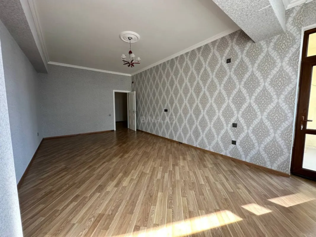 Satılır 3 otaqlı mənzil 125 m²