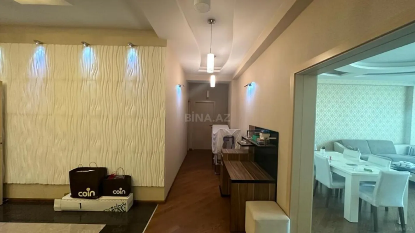 Kirayə verilir 4 otaqlı mənzil 200 m²