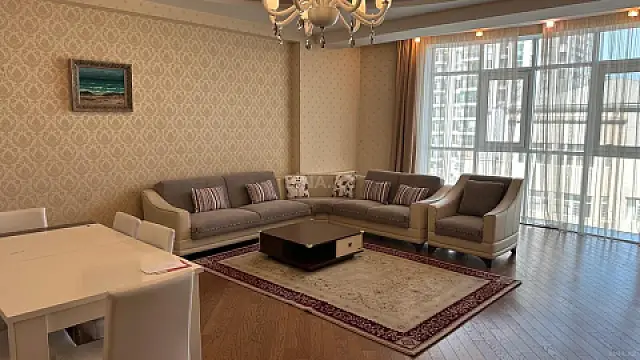 Kirayə verilir 4 otaqlı mənzil 200 m² — Bakı, Xətai m/s yanı 4 otaq 200.00 m²