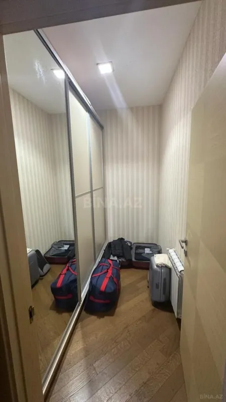 Kirayə verilir 4 otaqlı mənzil 200 m²