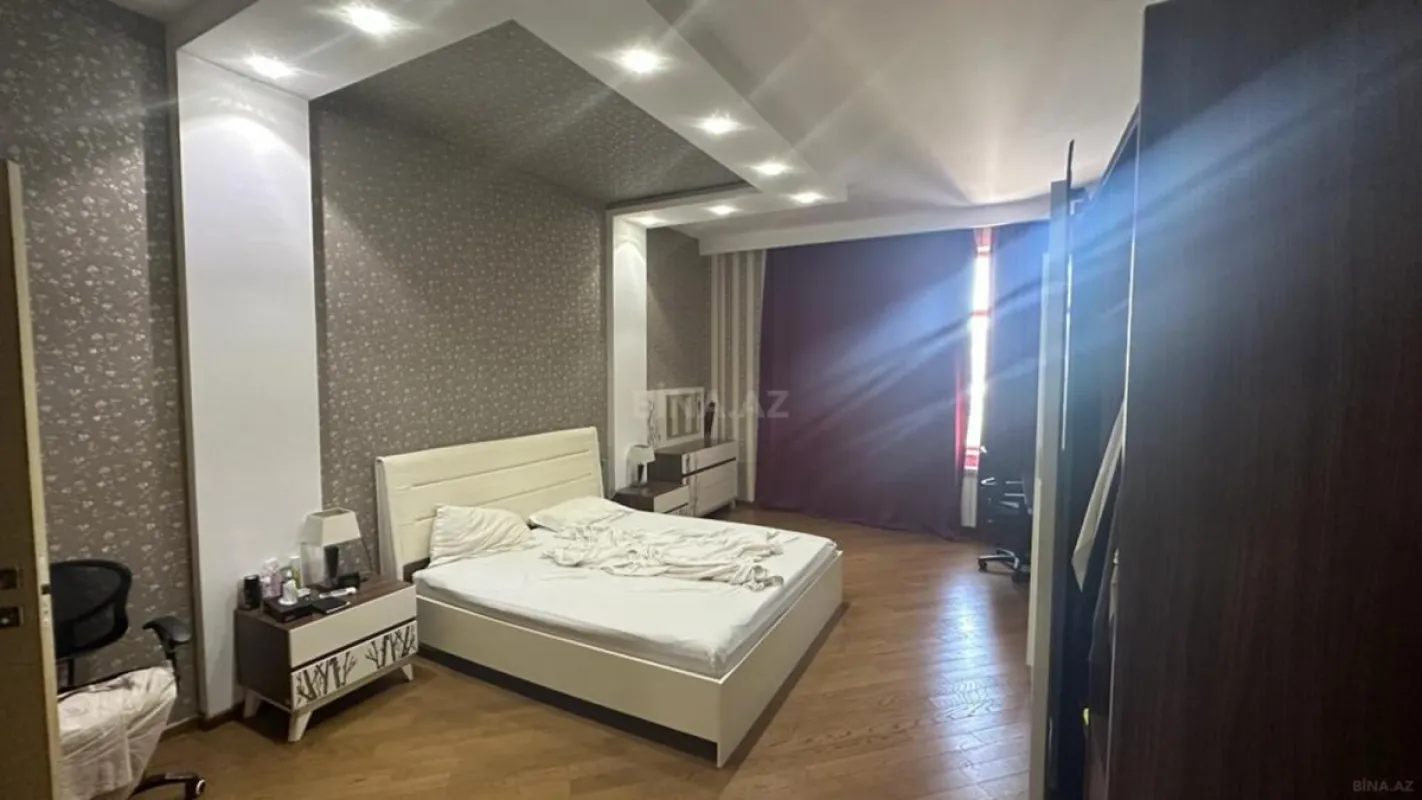 Kirayə verilir 4 otaqlı mənzil 200 m²