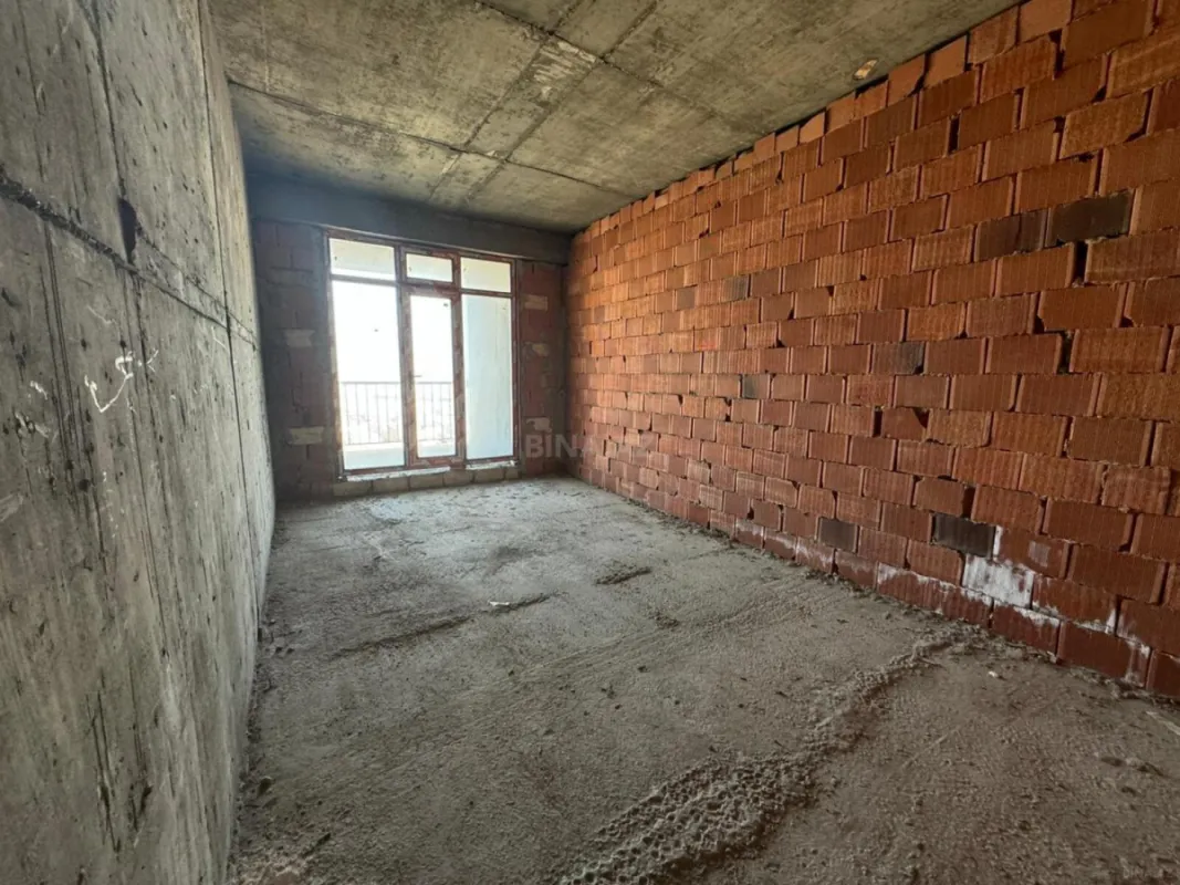 Satılır 2 otaqlı mənzil 109 m²