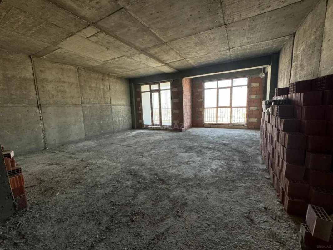 Satılır 2 otaqlı mənzil 109 m²