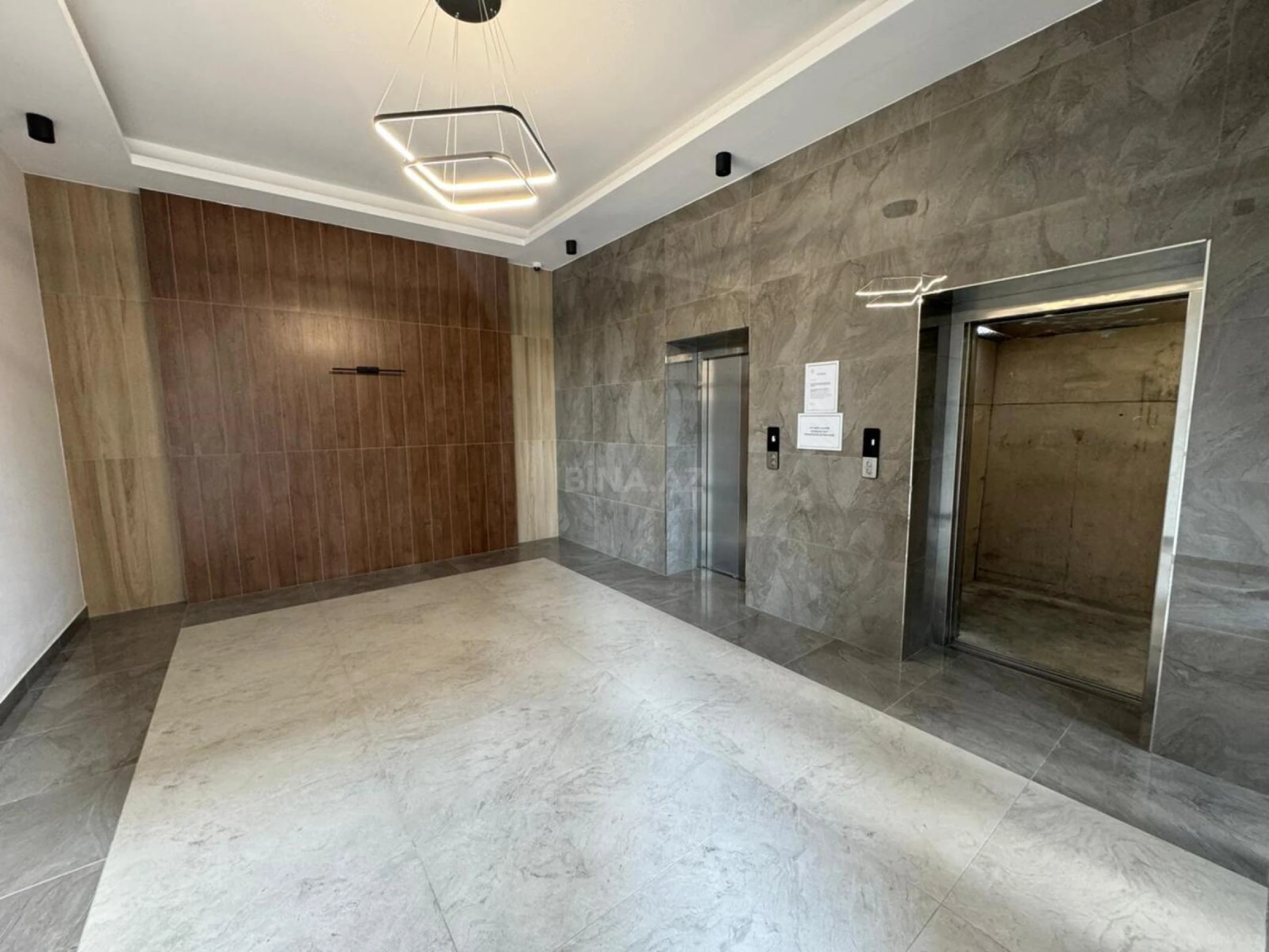 Satılır 2 otaqlı mənzil 109 m²