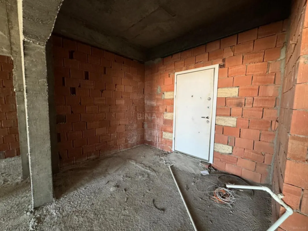 Satılır 2 otaqlı mənzil 109 m²