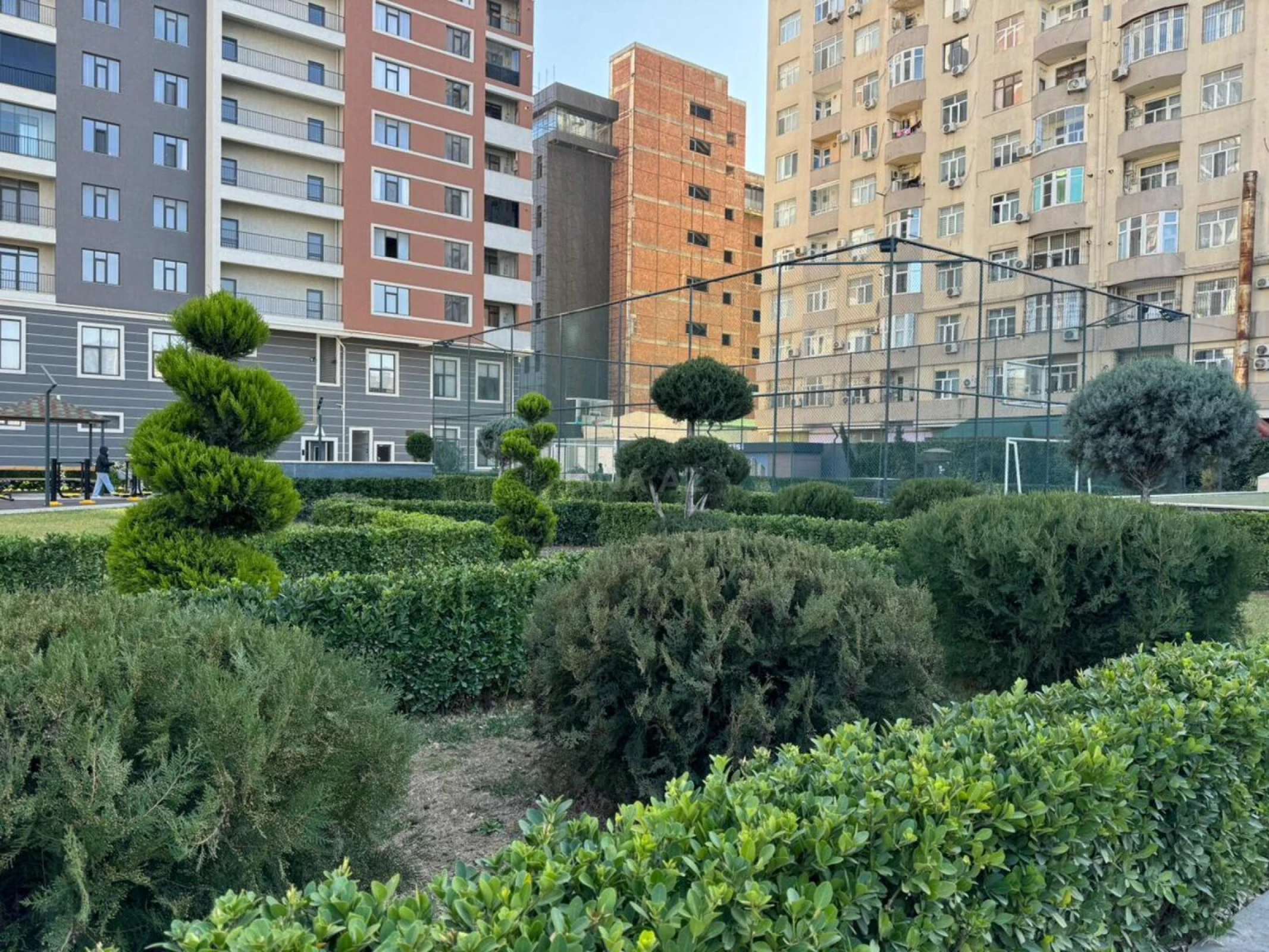 Satılır 2 otaqlı mənzil 109 m²