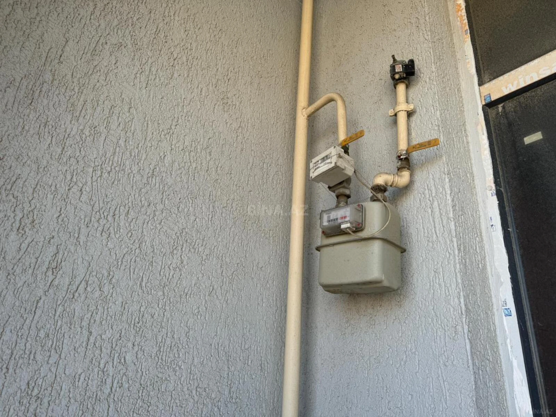 Satılır 2 otaqlı mənzil 109 m²