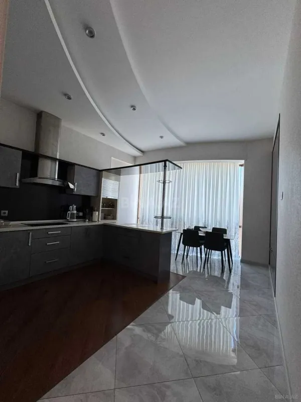 Kirayə verilir 3 otaqlı mənzil 120 m²