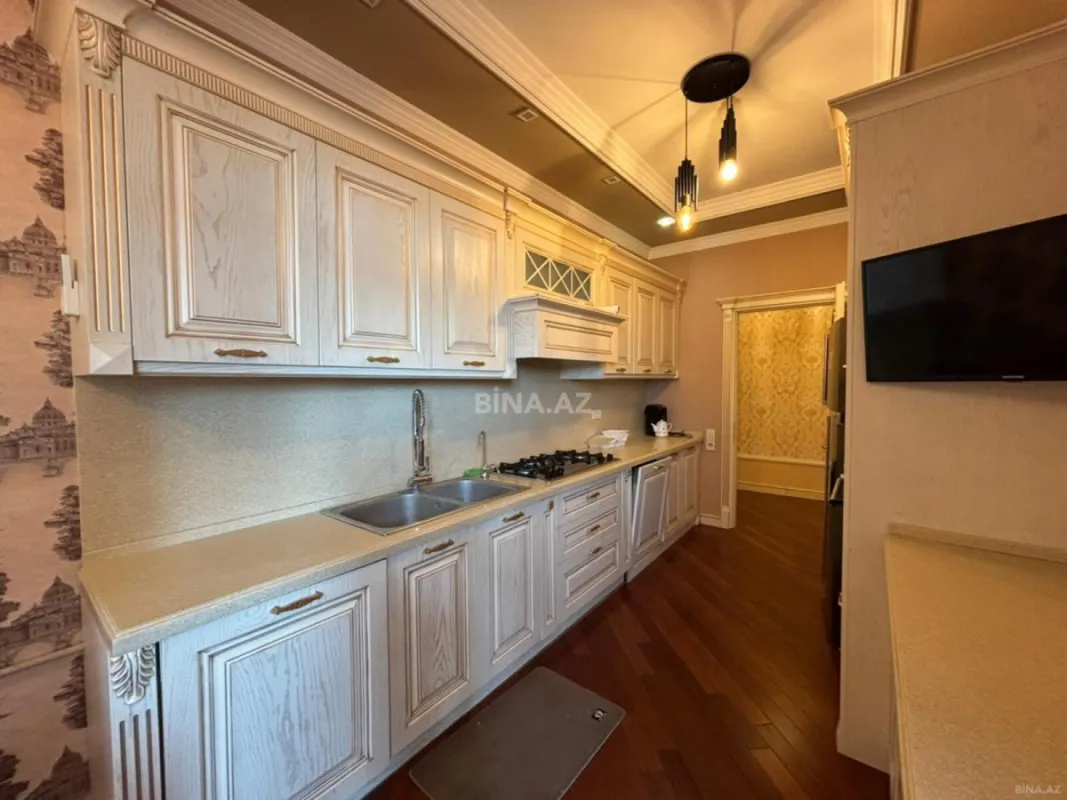 Kirayə verilir 3 otaqlı mənzil 135 m²