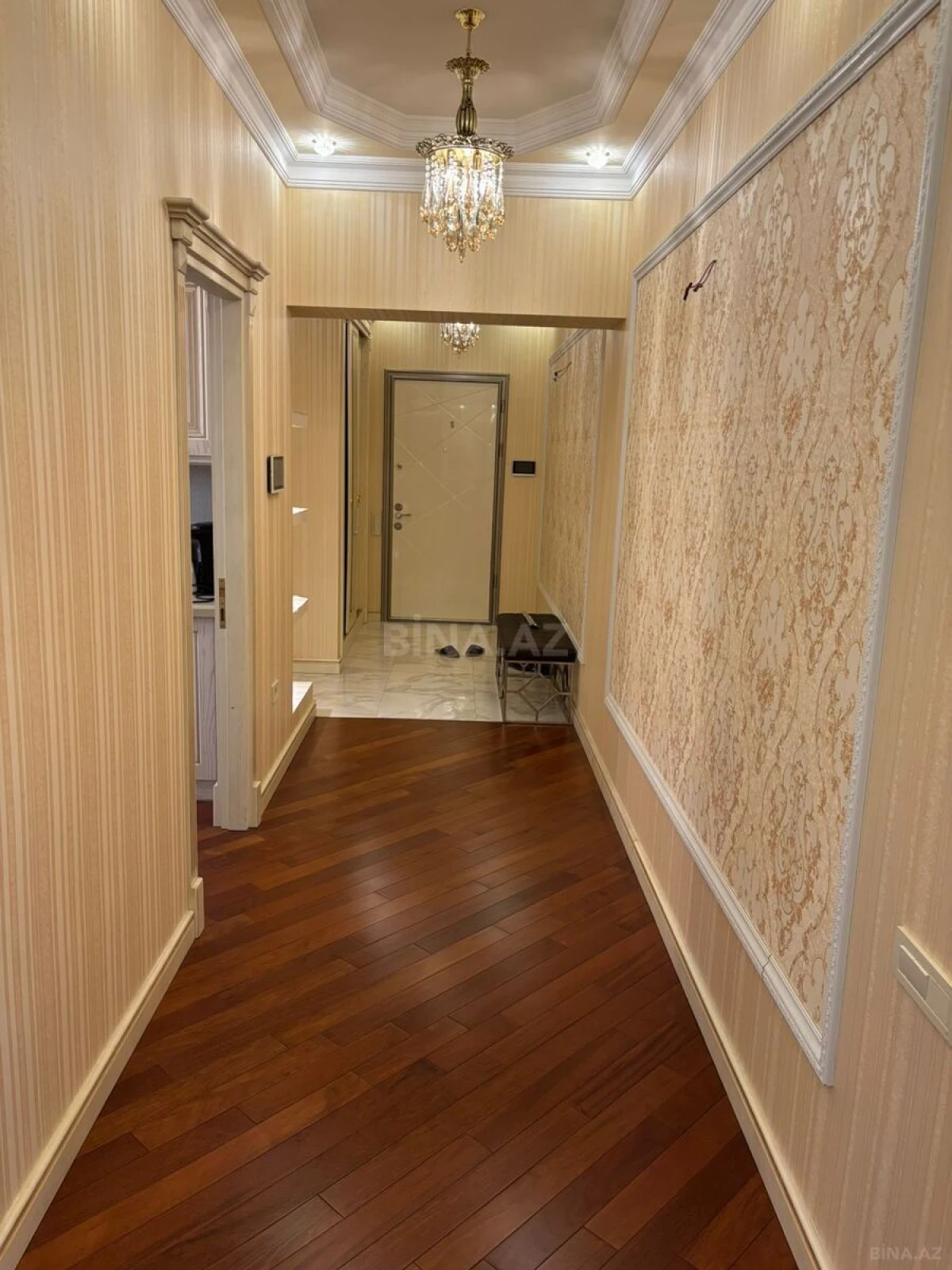 Kirayə verilir 3 otaqlı mənzil 135 m²