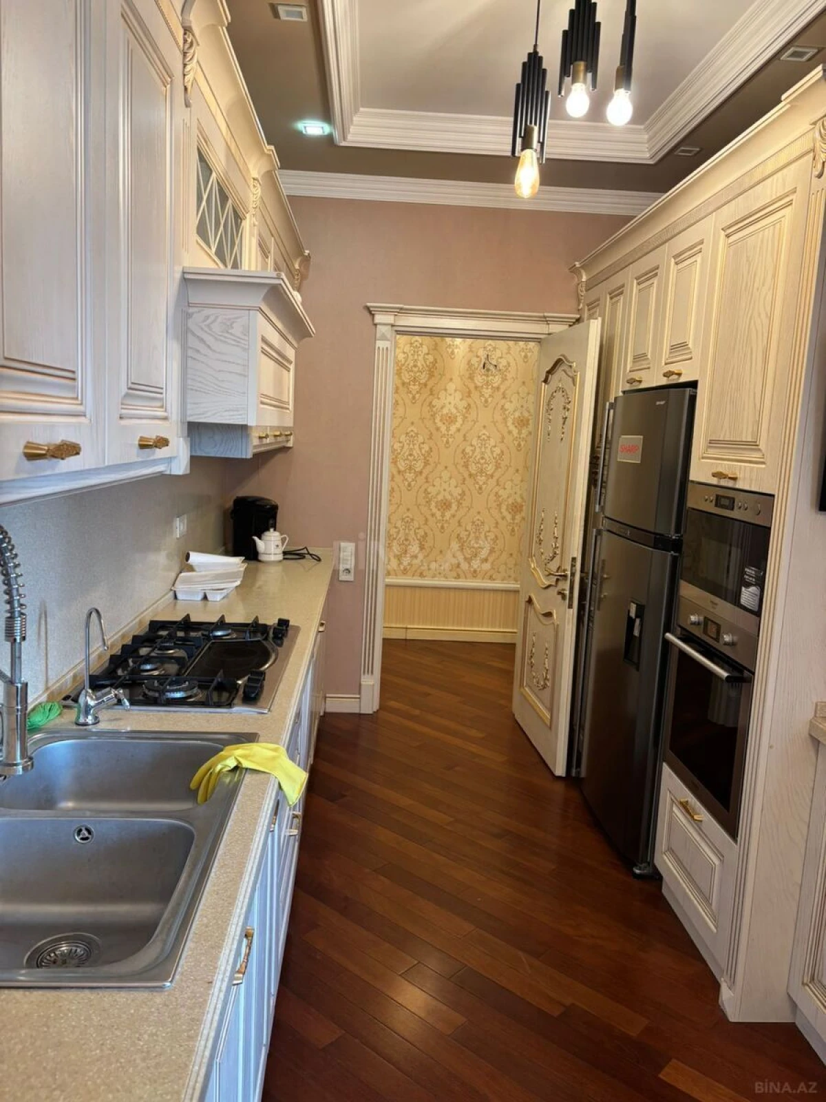 Kirayə verilir 3 otaqlı mənzil 135 m²