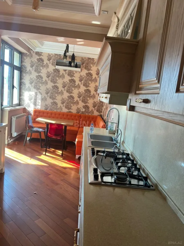 Kirayə verilir 3 otaqlı mənzil 135 m²