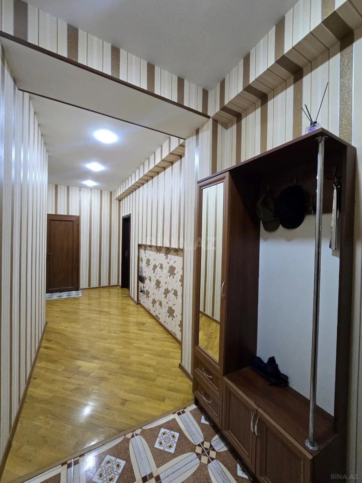 Kirayə verilir 3 otaqlı mənzil 101 m²