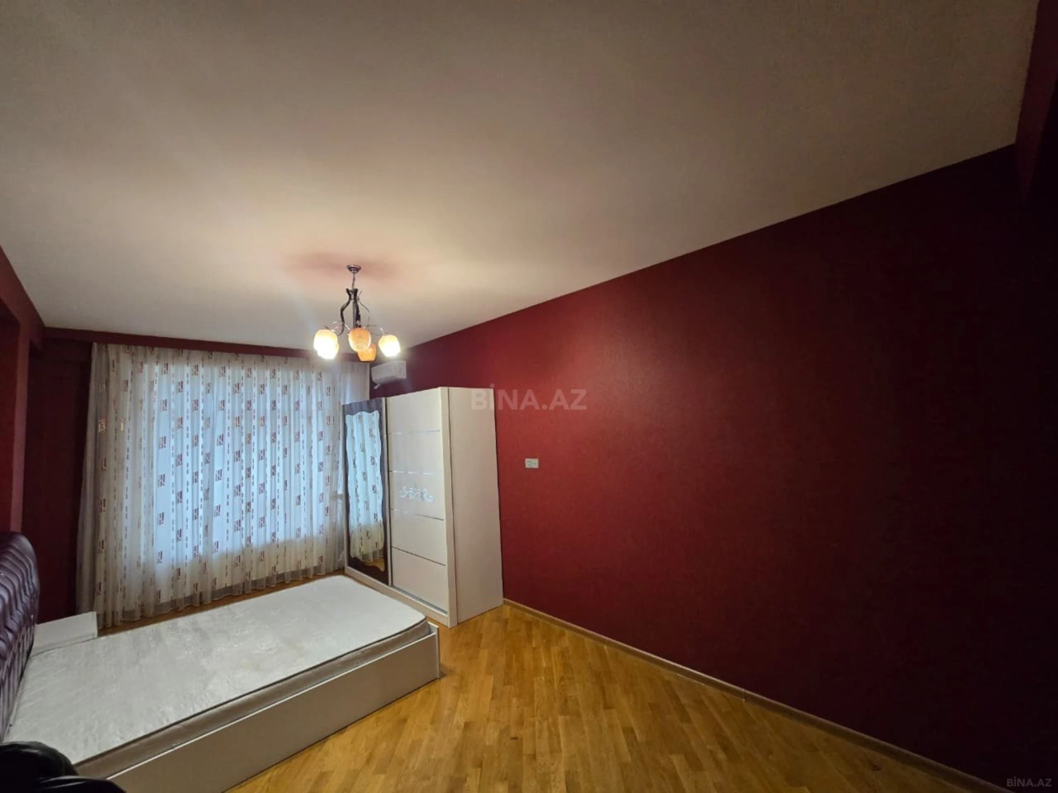 Kirayə verilir 3 otaqlı mənzil 101 m²