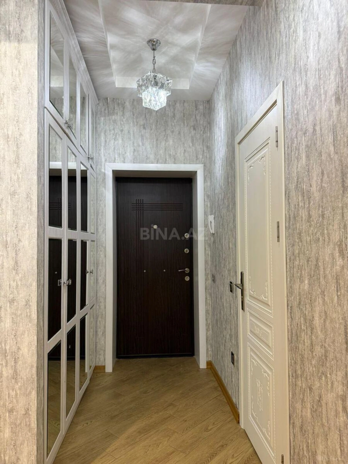 Satılır 2 otaqlı mənzil 56 m²