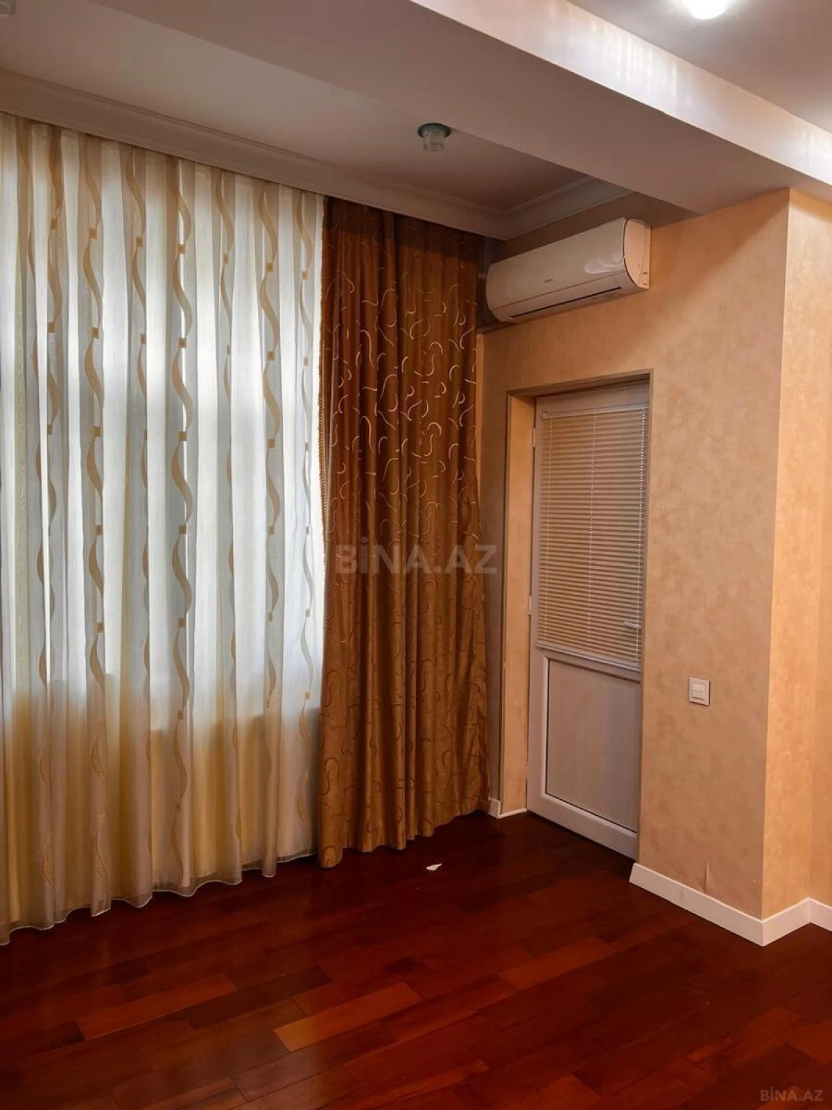 Kirayə verilir 3 otaqlı mənzil 100 m²