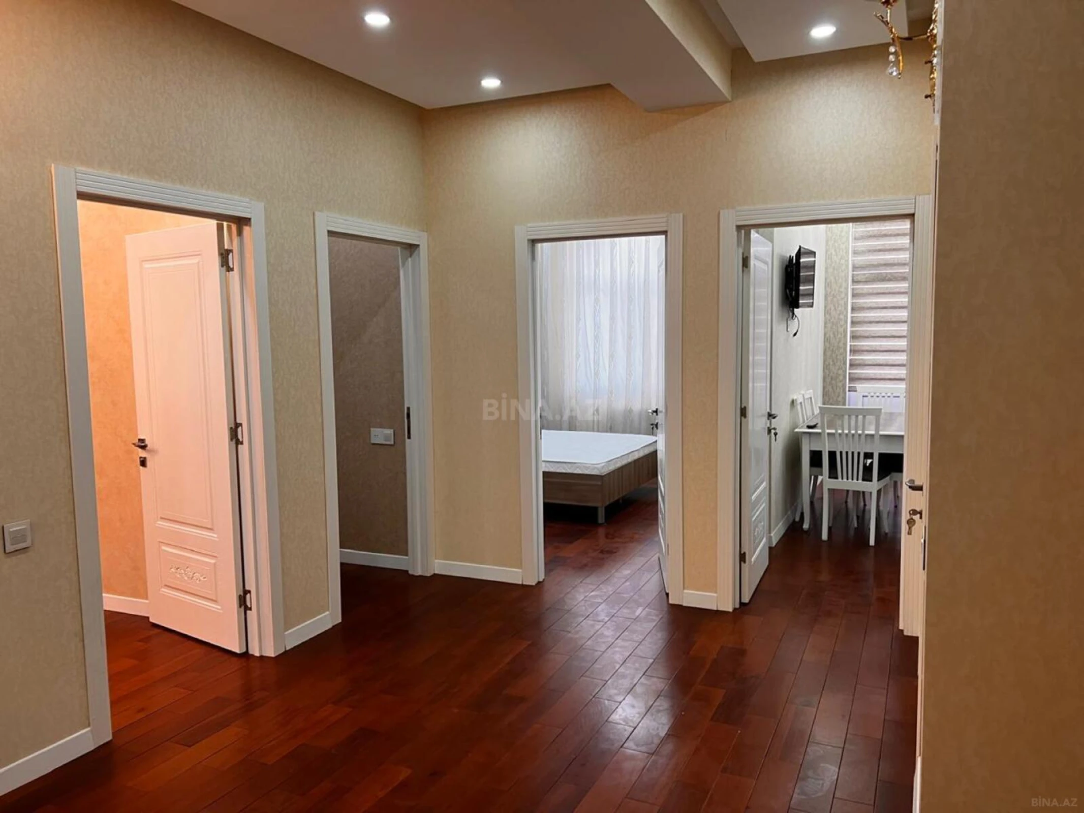 Kirayə verilir 3 otaqlı mənzil 100 m²