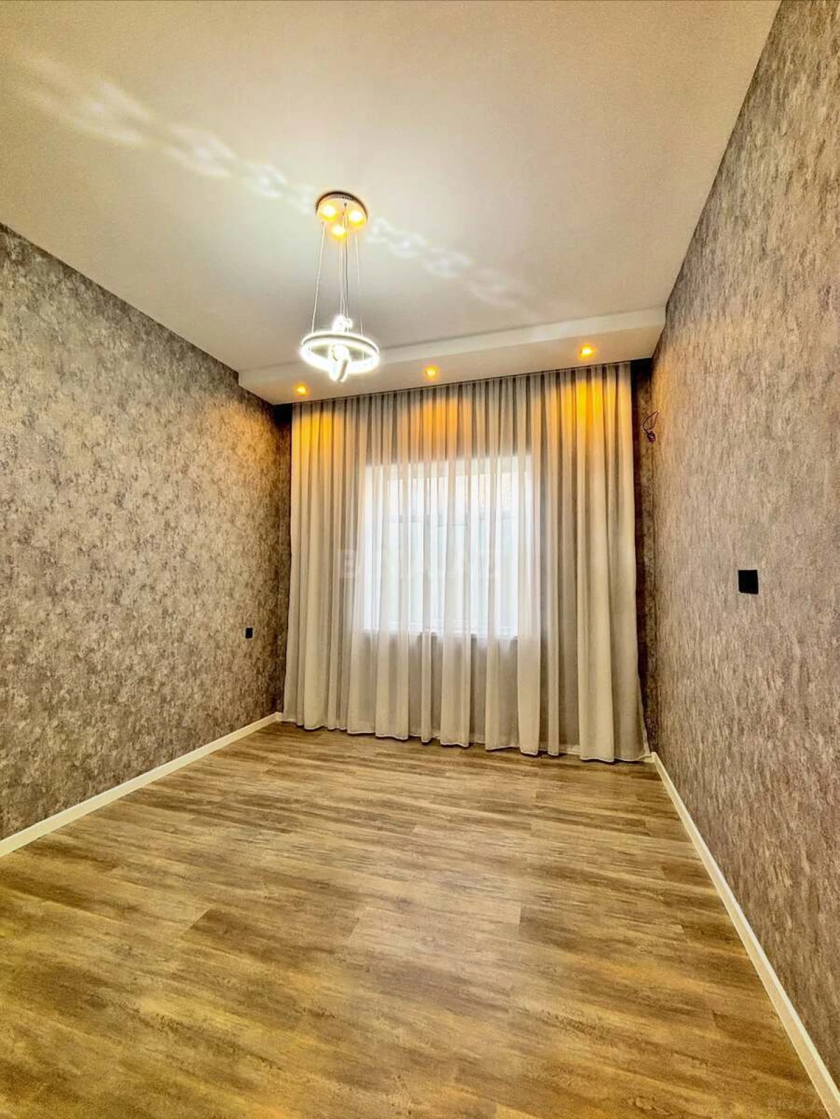 Satılır 3 otaqlı həyət evi 160 m²