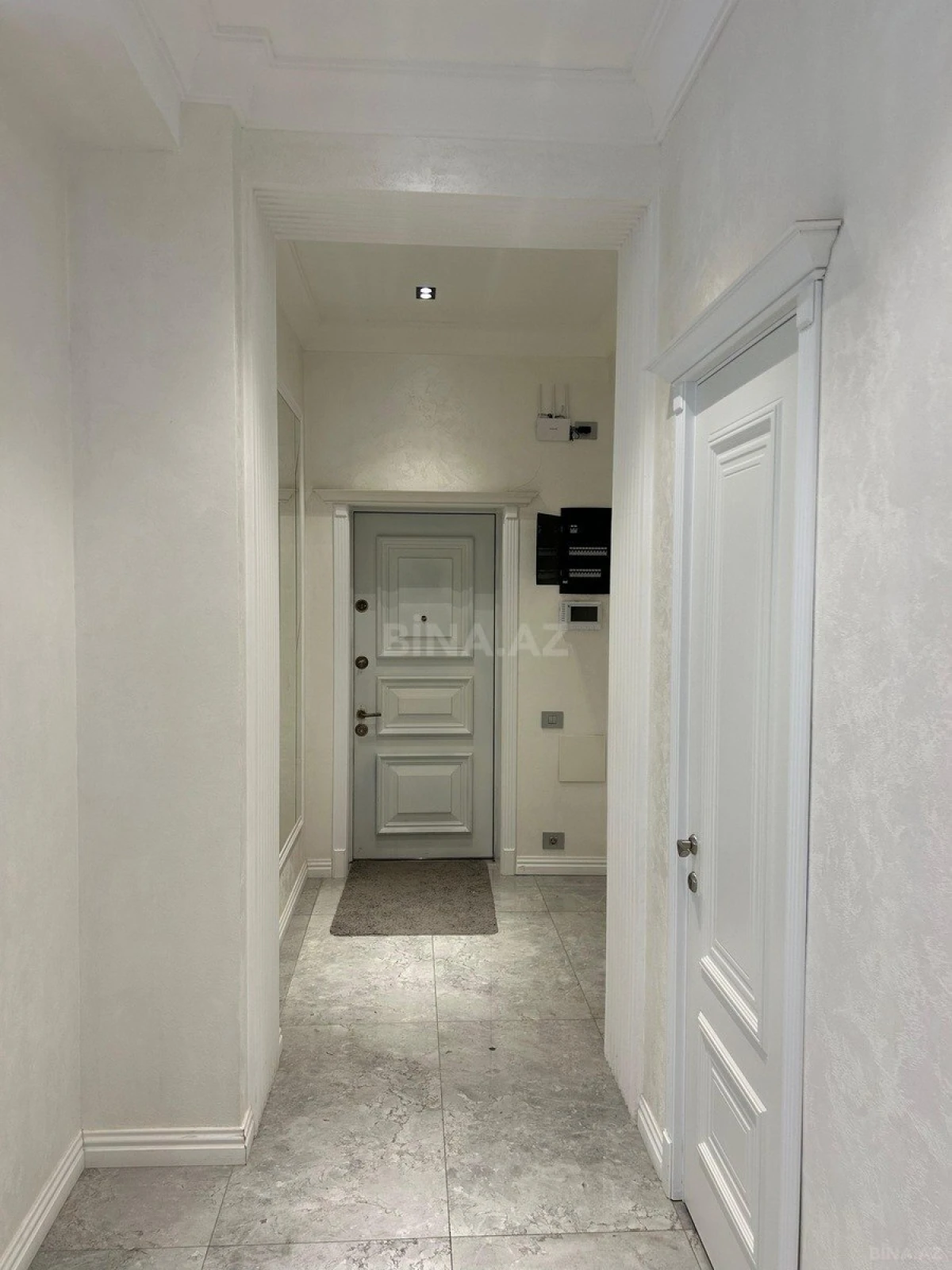 Satılır 3 otaqlı mənzil 136 m²