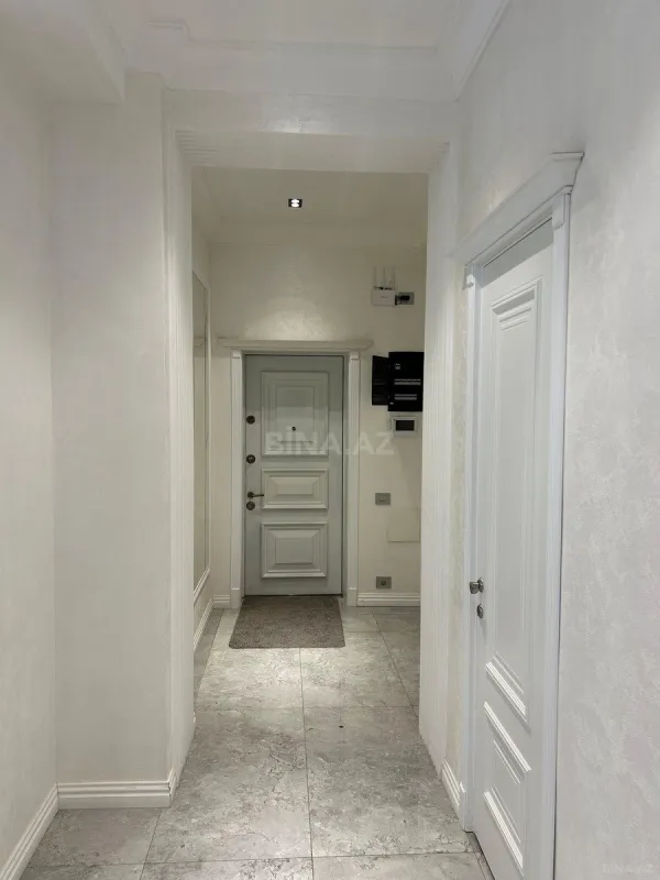 Satılır 3 otaqlı mənzil 136 m²