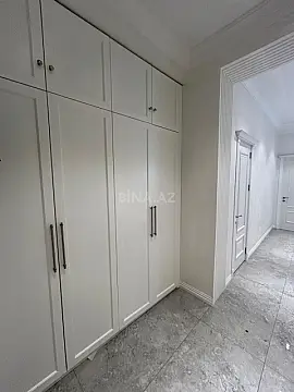 Satılır 3 otaqlı mənzil 136 m²