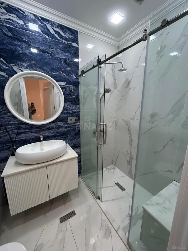 Satılır 3 otaqlı mənzil 136 m²