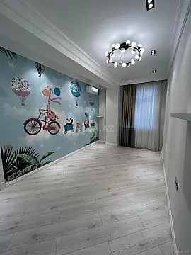 Satılır 3 otaqlı mənzil 136 m²