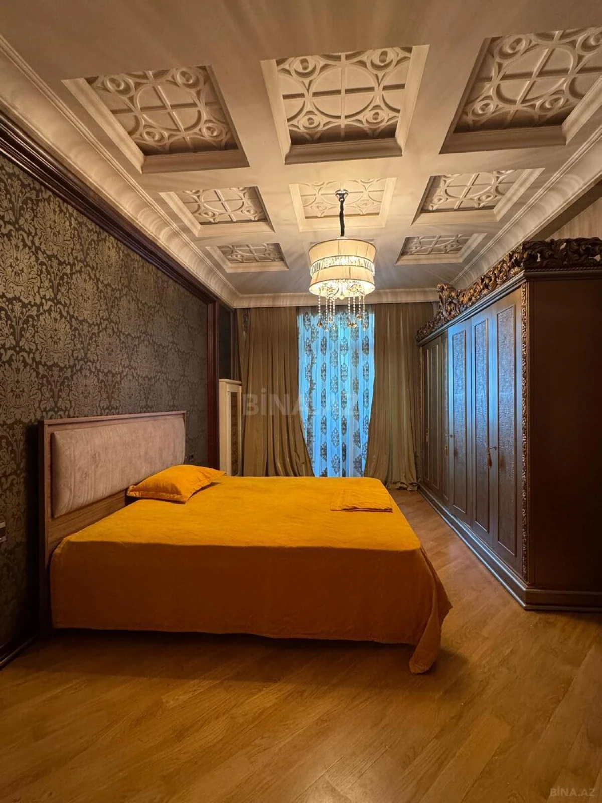 Kirayə verilir 3 otaqlı mənzil 220 m²