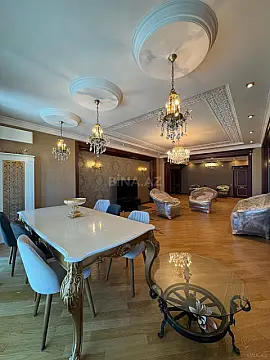 Kirayə verilir 3 otaqlı mənzil 220 m²