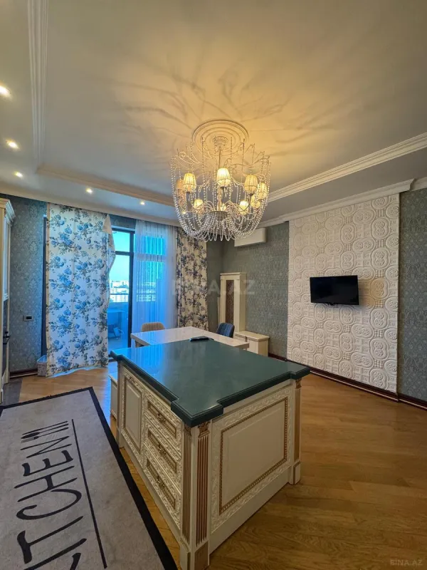 Kirayə verilir 3 otaqlı mənzil 220 m²