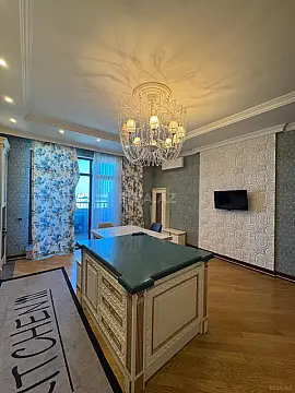 Kirayə verilir 3 otaqlı mənzil 220 m²