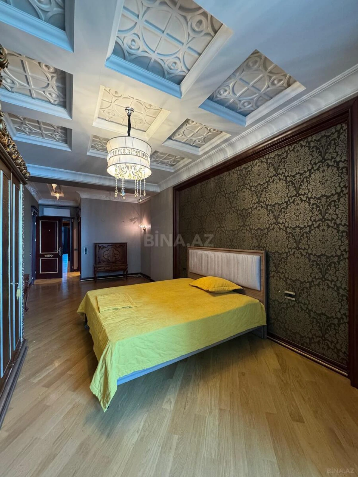 Kirayə verilir 3 otaqlı mənzil 220 m²