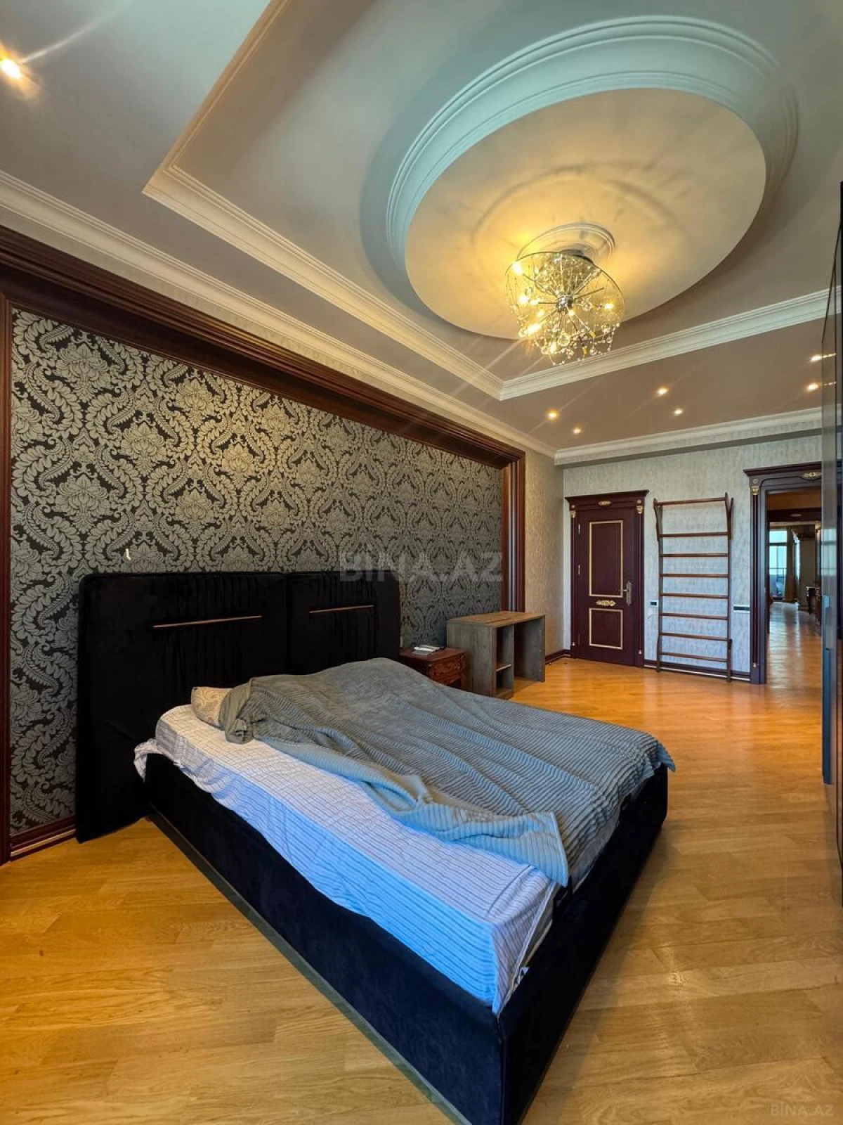 Kirayə verilir 3 otaqlı mənzil 220 m²