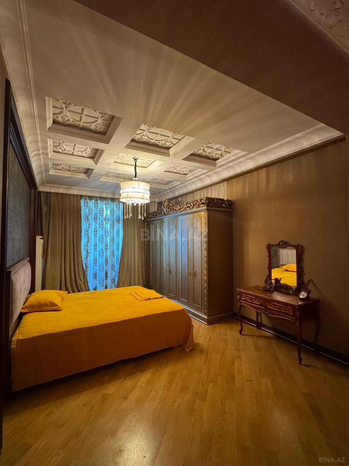 Kirayə verilir 3 otaqlı mənzil 220 m²