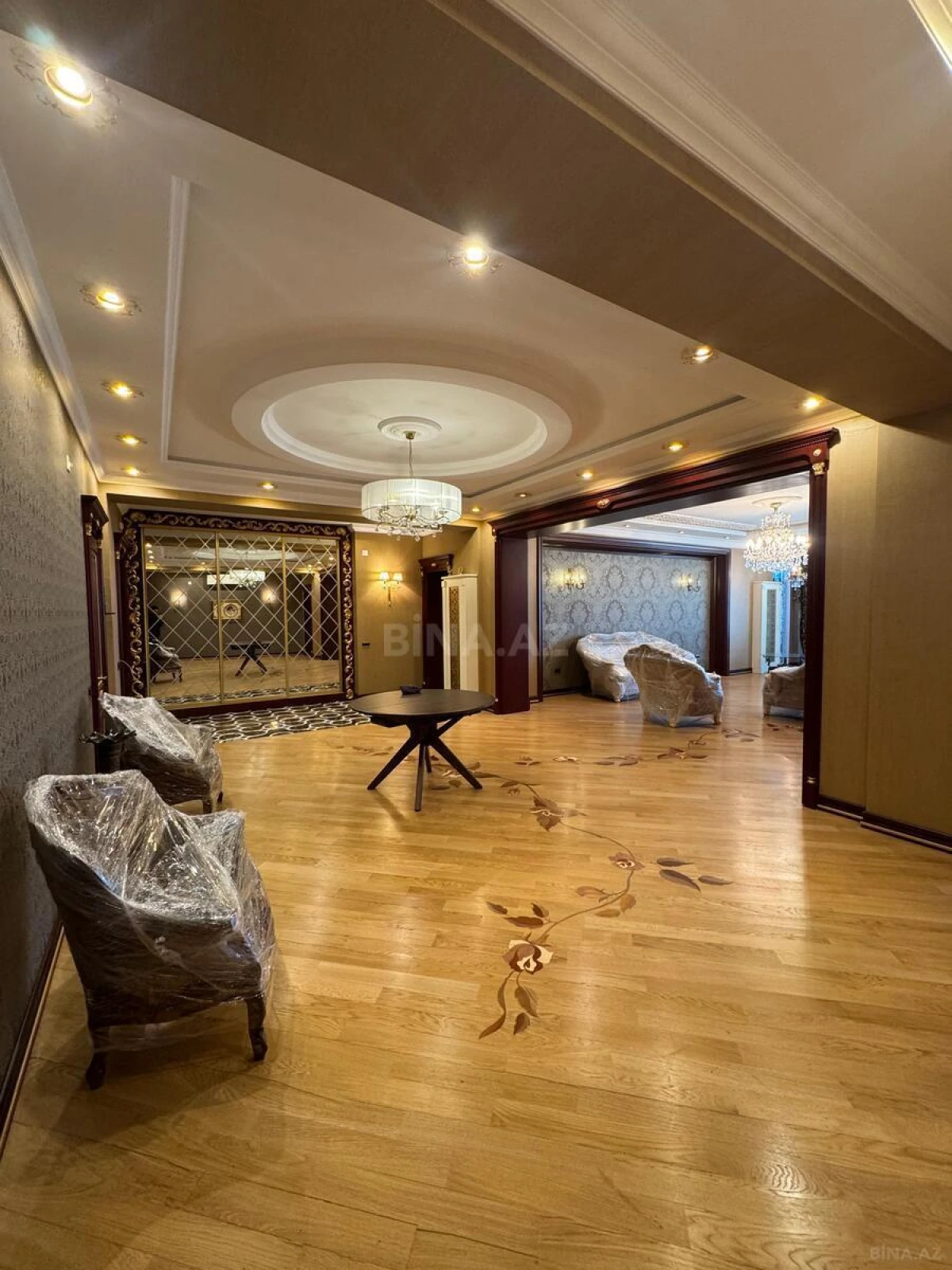 Kirayə verilir 3 otaqlı mənzil 220 m²