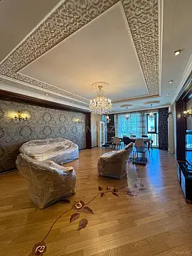 Kirayə verilir 3 otaqlı mənzil 220 m²