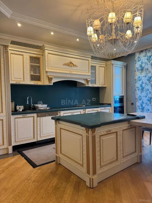 Kirayə verilir 3 otaqlı mənzil 220 m²