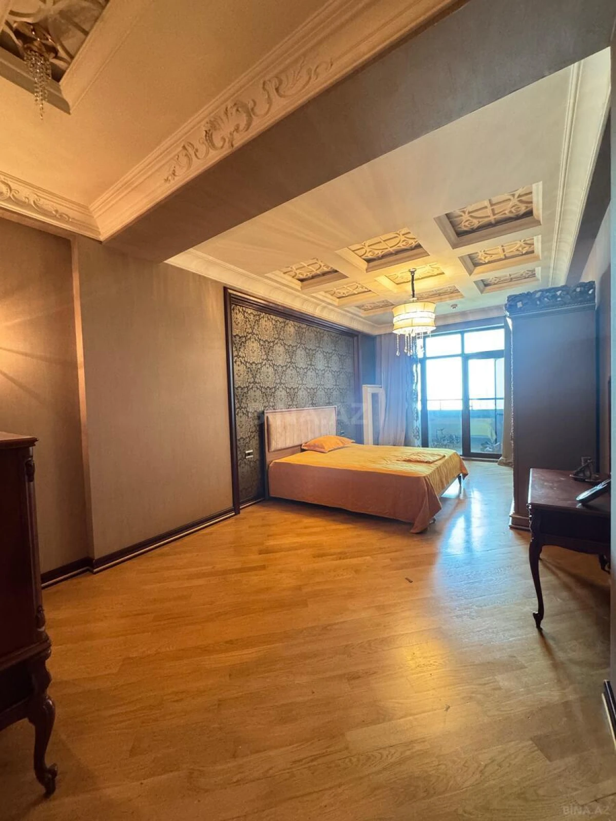 Kirayə verilir 3 otaqlı mənzil 220 m²