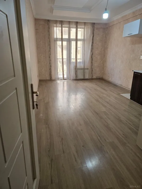 Kirayə verilir 2 otaqlı mənzil 77 m²