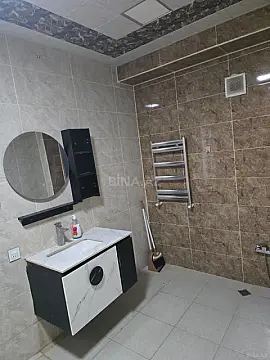 Kirayə verilir 2 otaqlı mənzil 77 m²