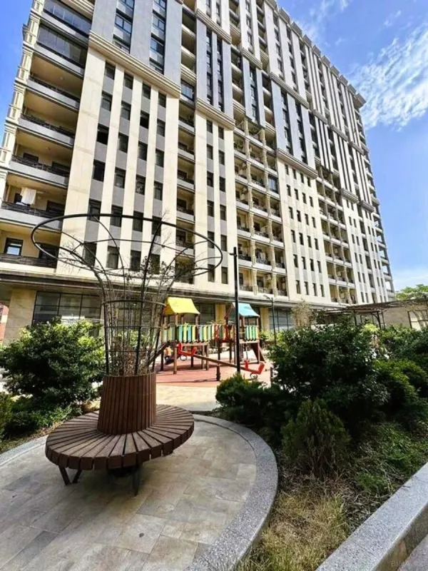 Satılır 3 otaqlı mənzil 125 m²